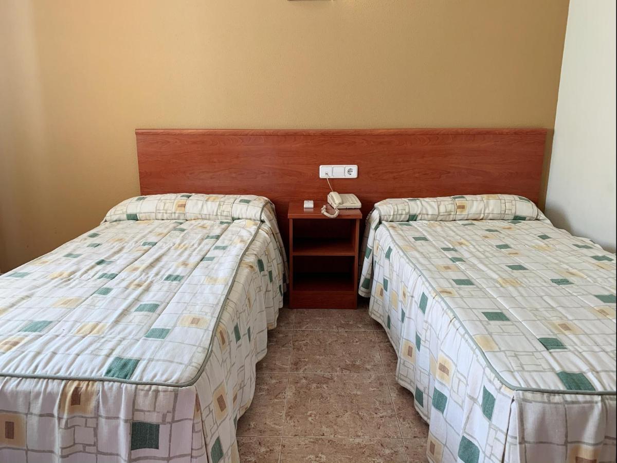Area 99 Hotel Estella Buitenkant foto